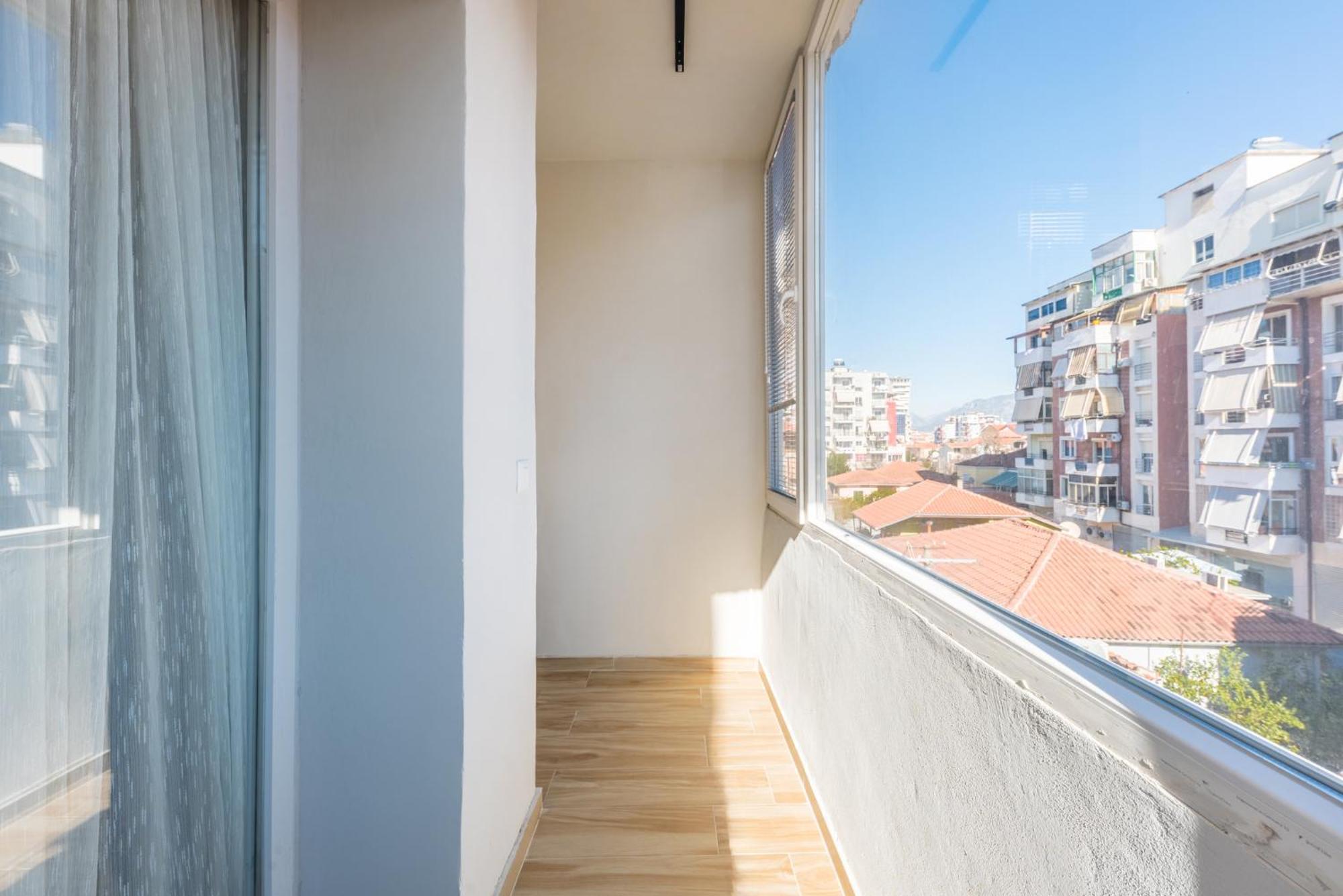 Pazari I Ri - 1 Bedroom Loft Tirana Buitenkant foto