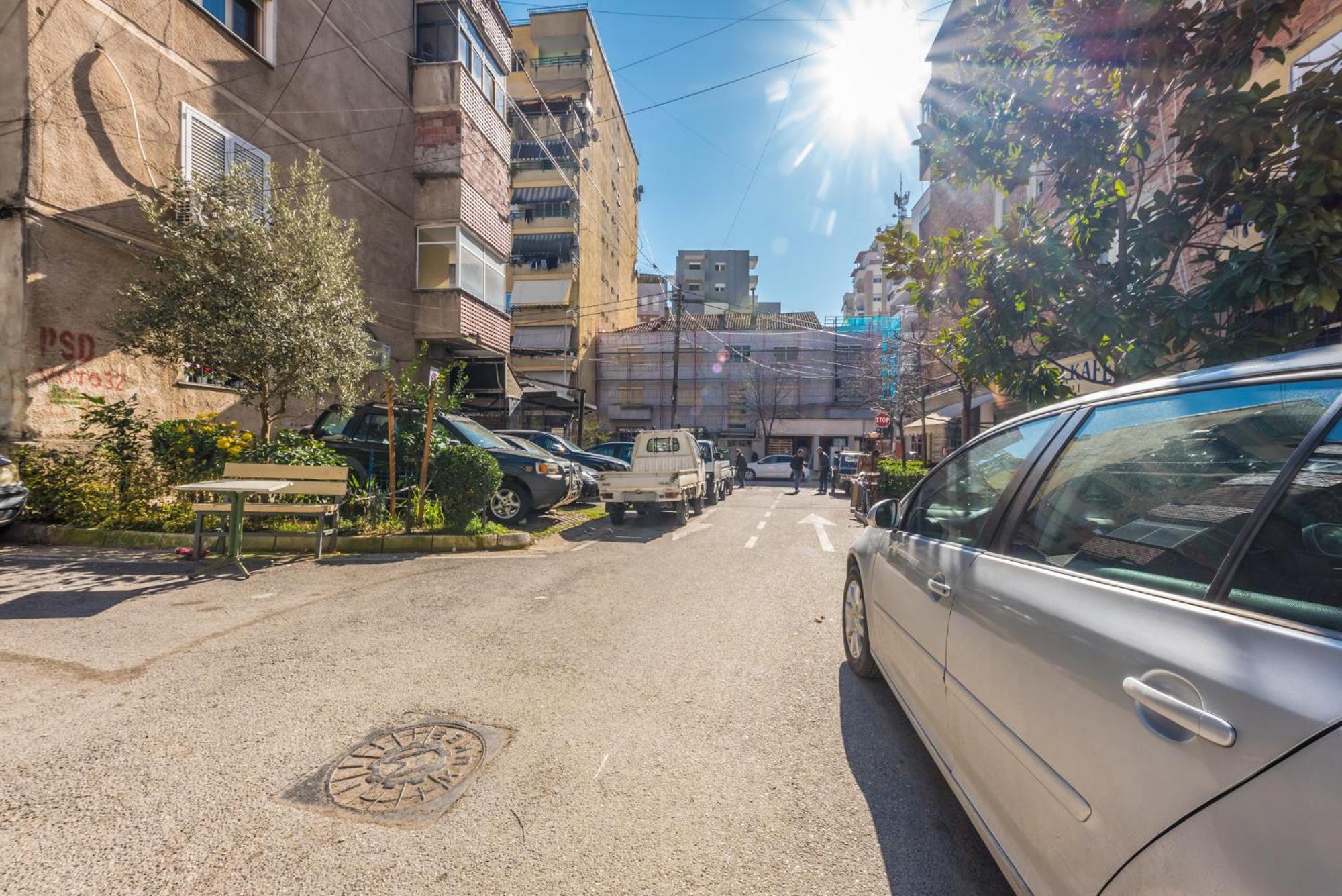 Pazari I Ri - 1 Bedroom Loft Tirana Buitenkant foto